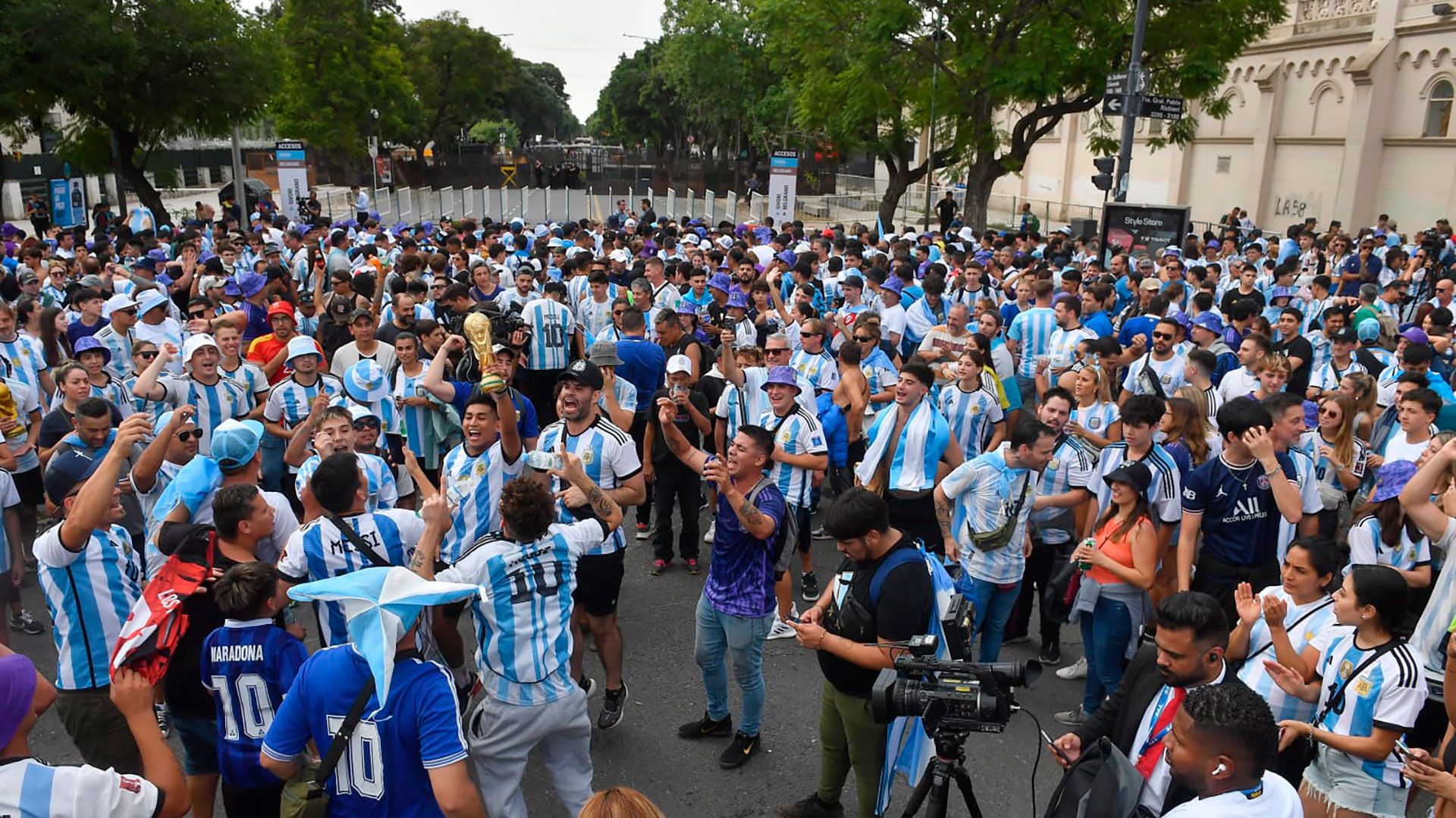 Argentina vs Panamá - Estadio Monumental - Llegada Micro